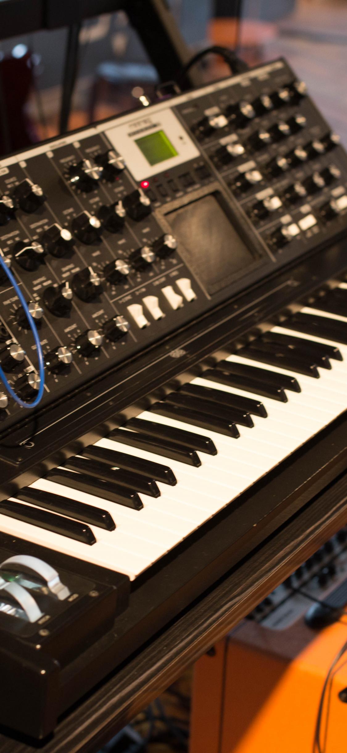 Synthesizer Keys Music Dj