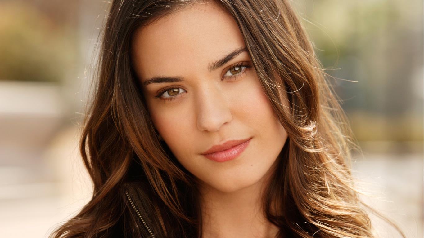 Celebrity Hot Movie-star Girl Odette-yustman