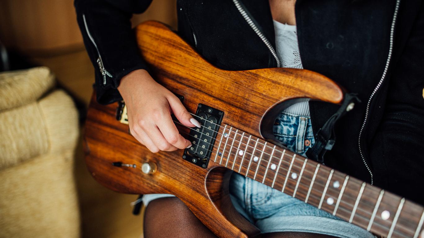 Electric-guitar Guitar Strings Hand Music