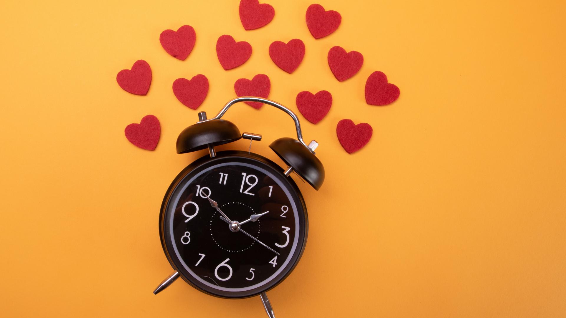 Clock Alarm-clock Time Hearts Orange