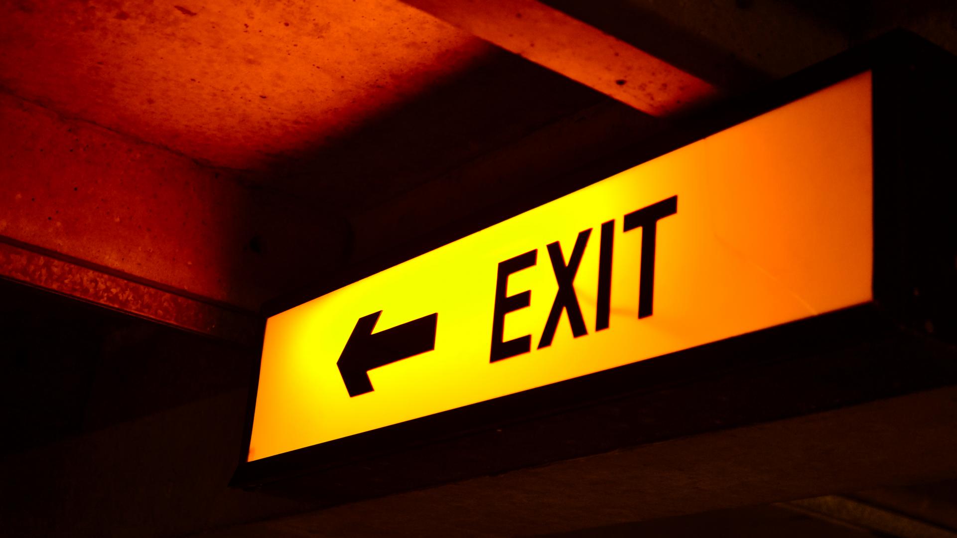 Exit Word Pointer Yellow Dark