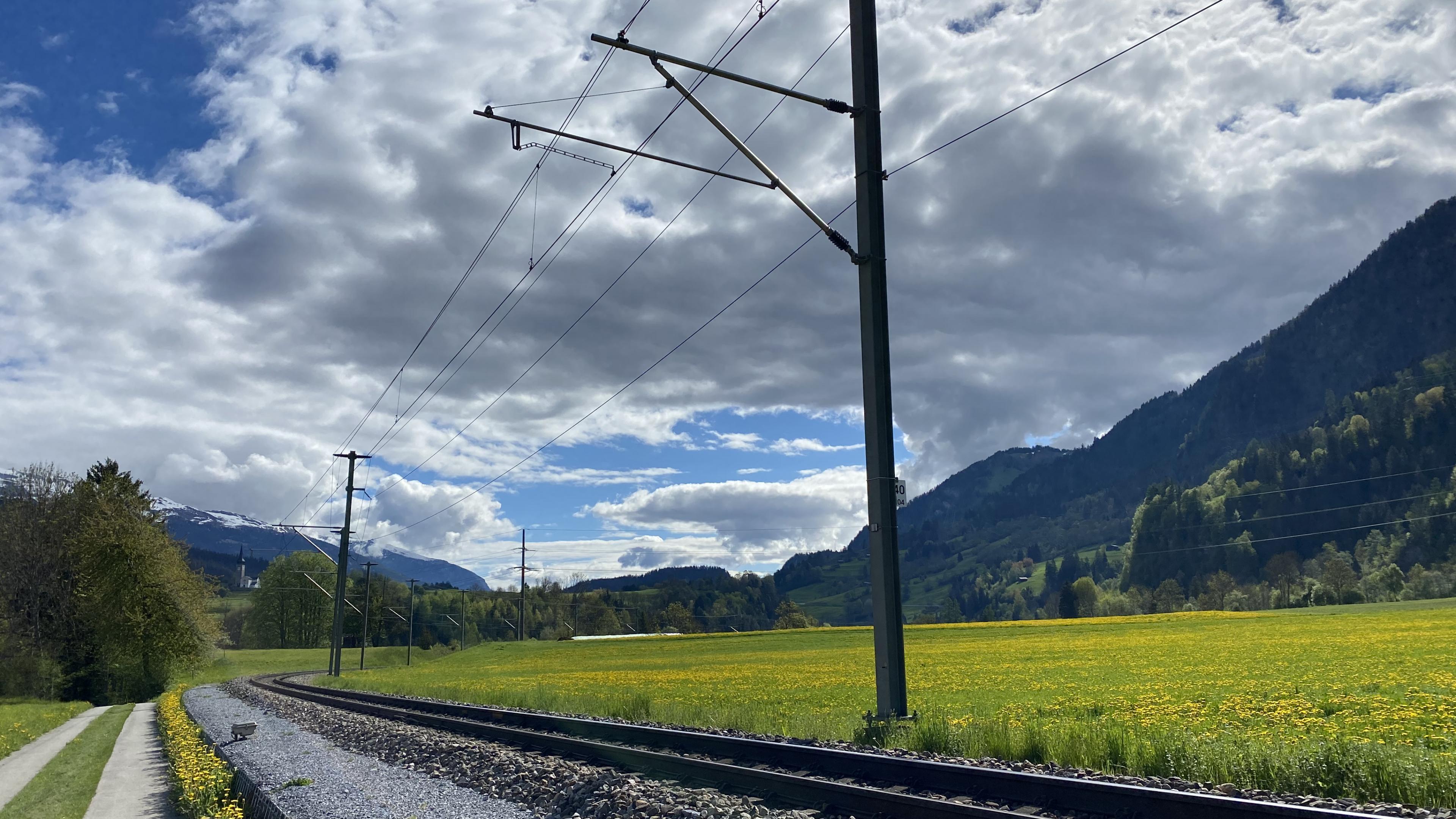 Railroad Turn Mountains Landscape