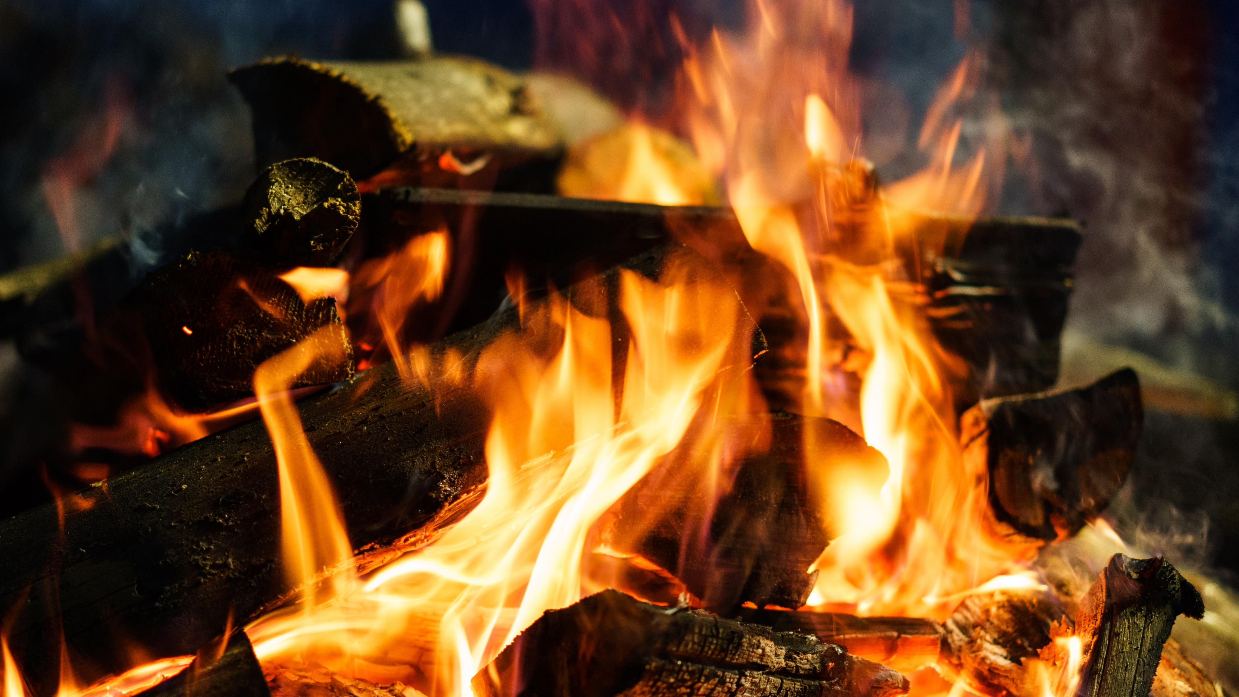 Bonfire Logs Fire Flame Twilight Dark
