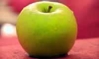 Apple Fruit Drops Macro Green