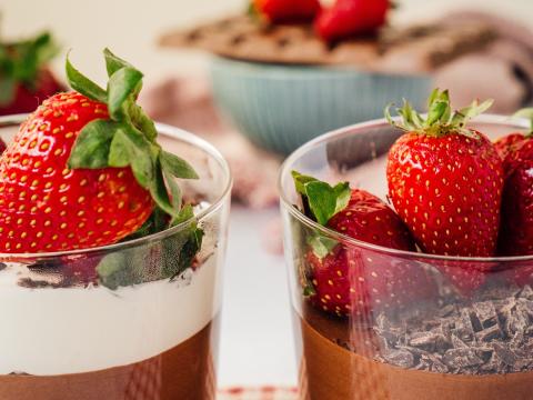 Pudding Strawberry Berries Chocolate Dessert